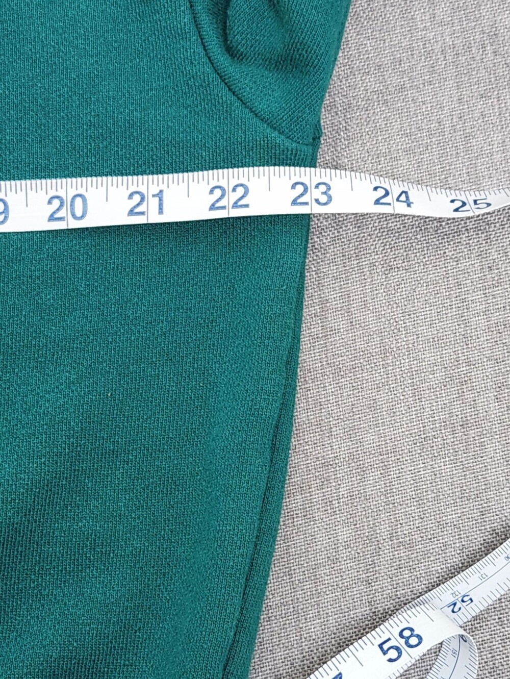Victoria Secret Green Crewneck Embroidered Rose Logo. Medium - Picture 8 of 9
